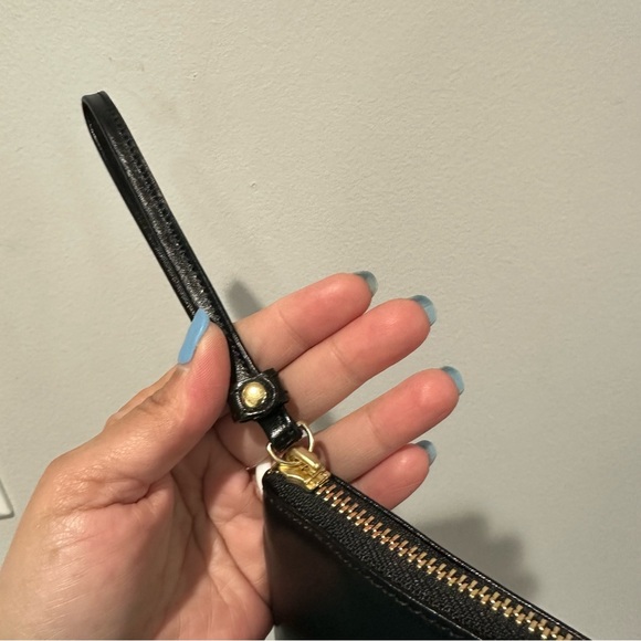 Brahmin Large Black Smooth Leather Gold Hardware Suede Interior Wristlet